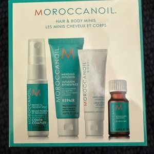 2 Moroccan Oil travel sets